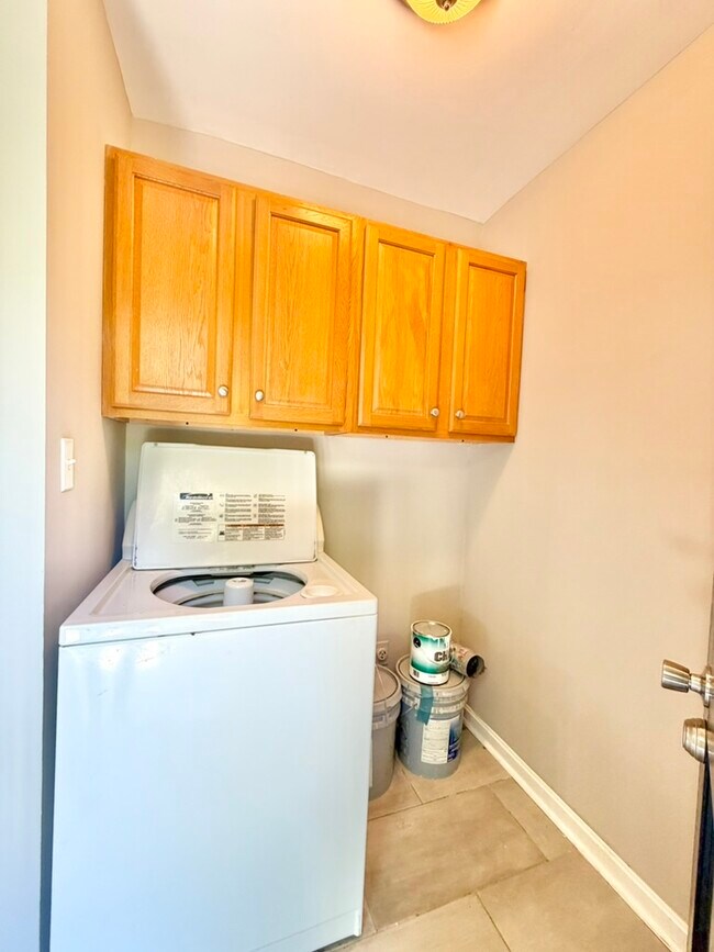 Foto del edificio - 3339 Sutherland Dr