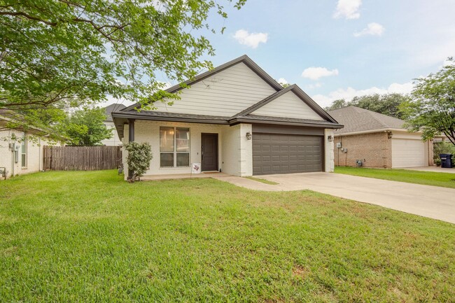 Building Photo - AUGUST PRE-LEASE!  3 Bedroom 3 Bathroom Ho...