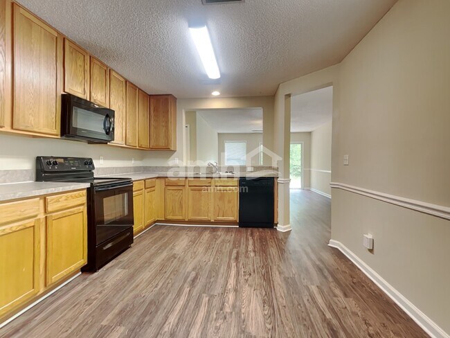 Foto del edificio - 7049 Beekman Lake Dr