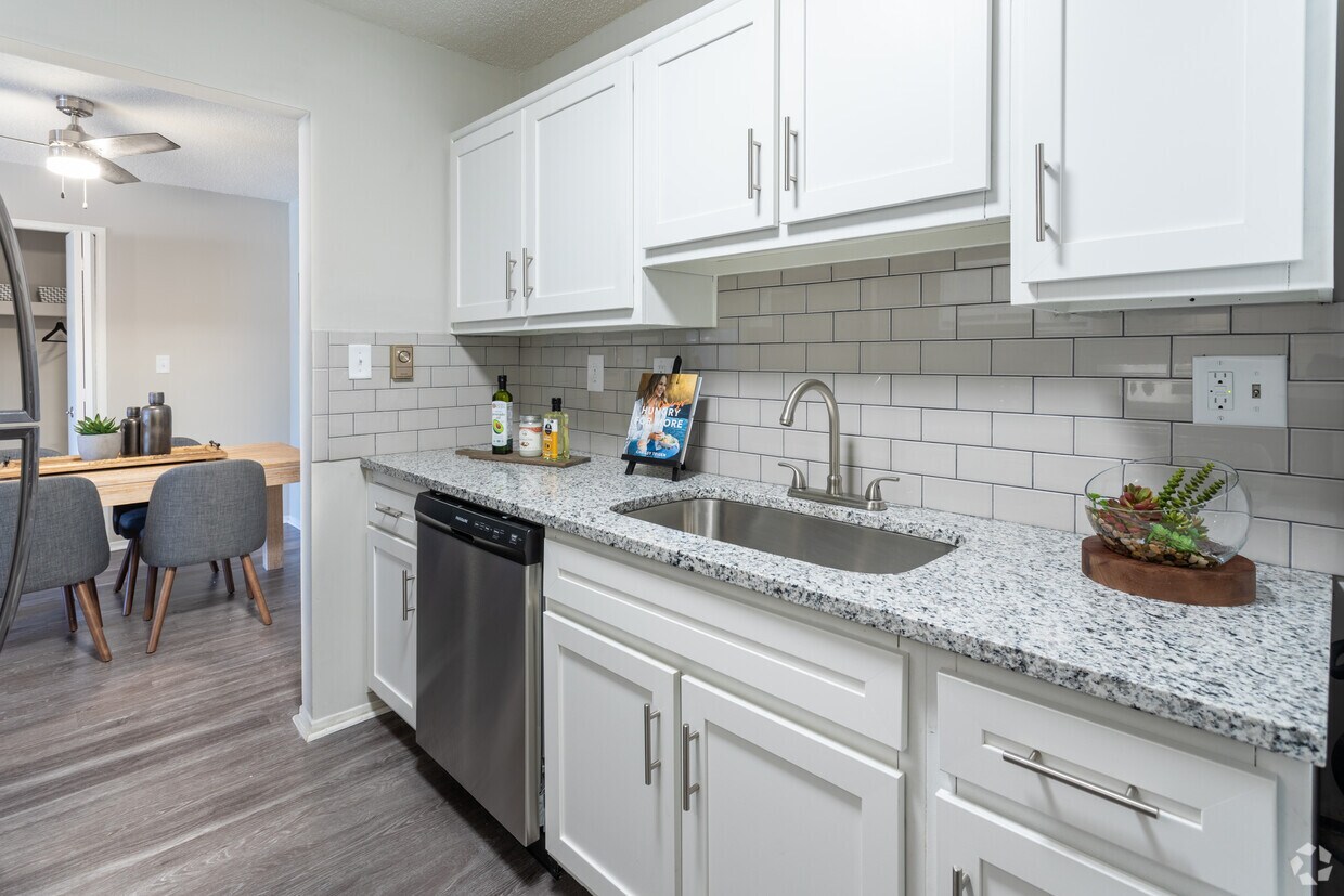 The Waverly Apartments Belleville, MI