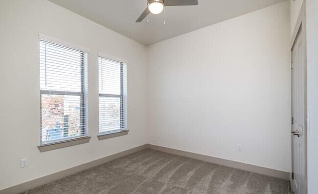 Foto del edificio - 2 bedroom in Dallas TX 75208