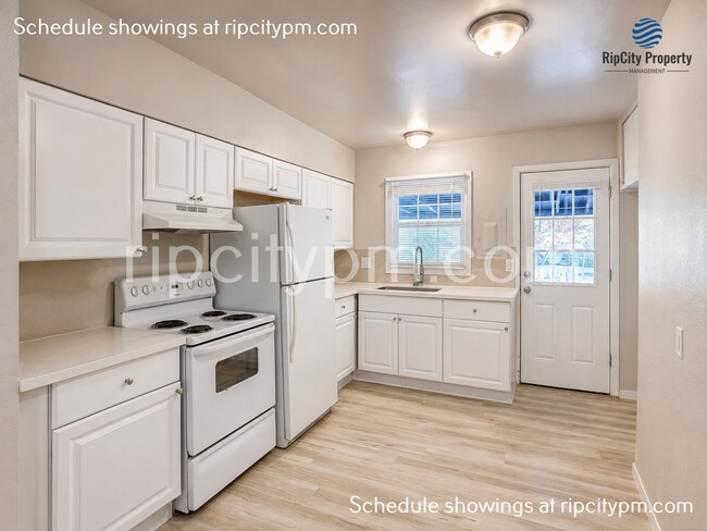 Building Photo - 8044 SW Oleson Rd