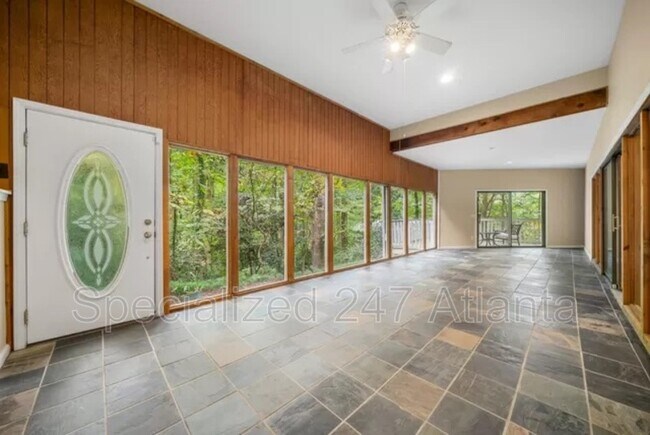 Building Photo - 105 Laurel Forest Cir NE