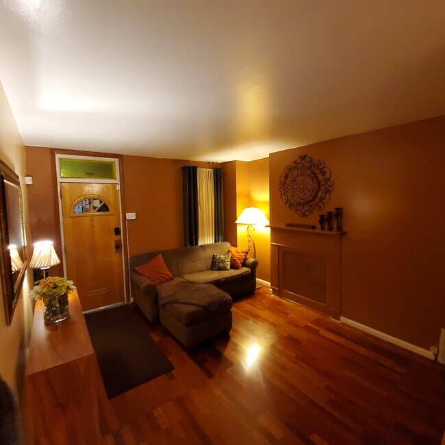 Foto del edificio - 1222 N Spring St