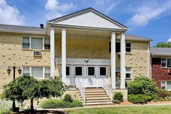 entrance - 244 Myrtle Ave