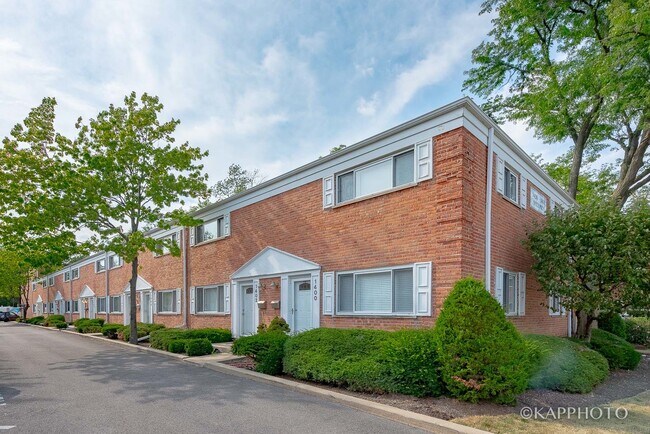 Building Photo - 1406 Shermer Rd