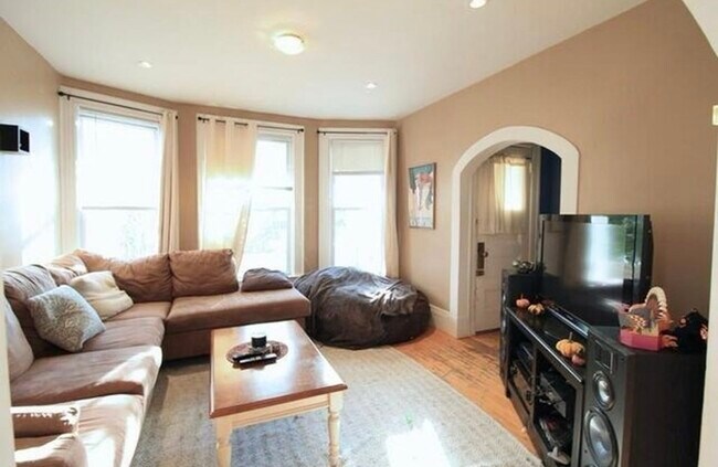 Foto del edificio - 33 Montcalm Ave