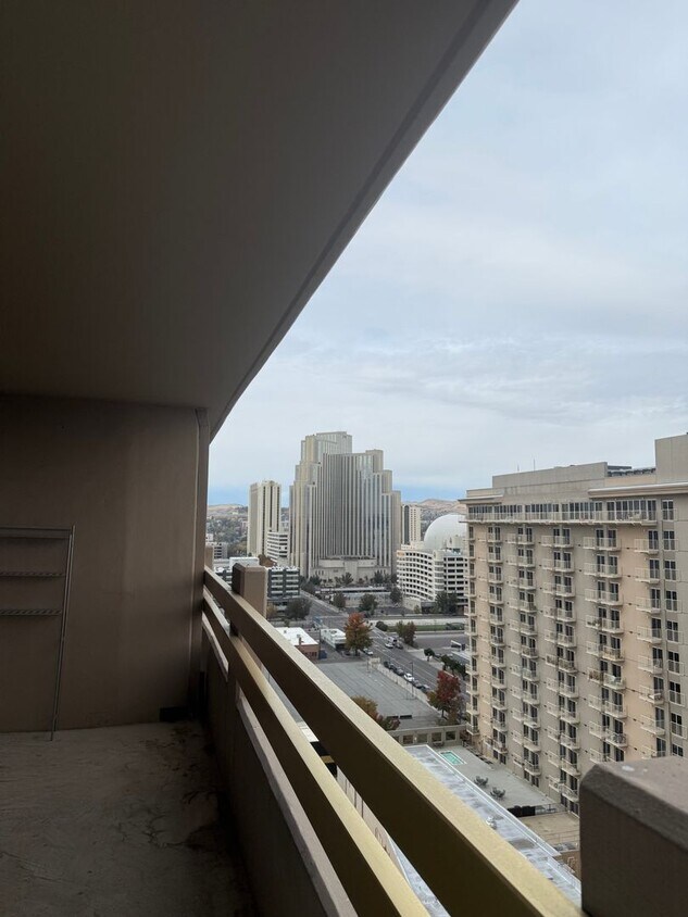 Foto del edificio - 100 N Arlington Ave