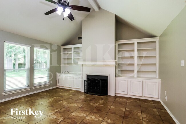 Building Photo - 503 Mesquite Dr