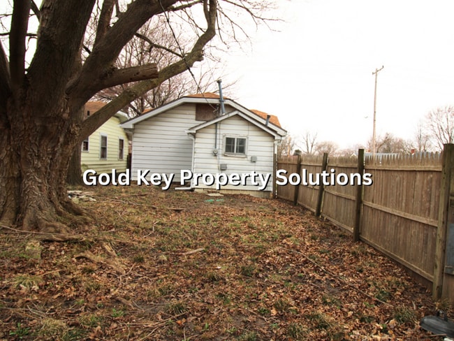 Building Photo - Updated 2 Bed 1 Bath Home for Rent (NO SEC...