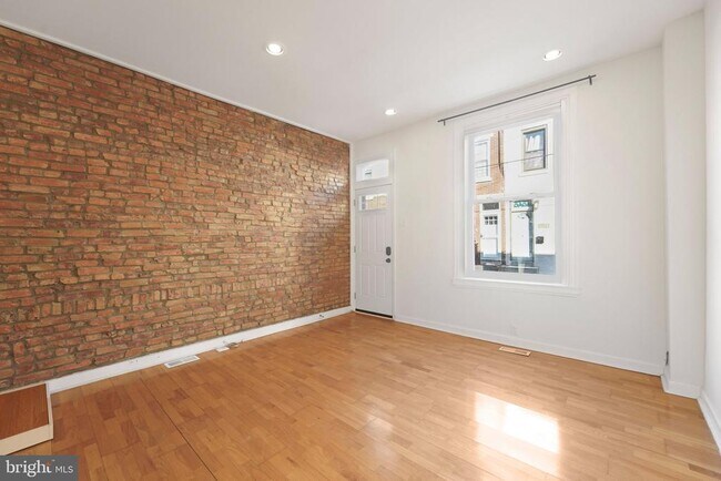 Building Photo - 3008 W Harper St