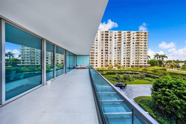 Foto del edificio - 10201 Collins Ave