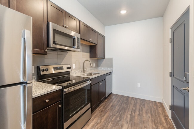 Building Photo - Marq at Monument Ridge