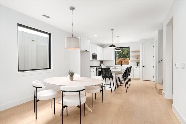 Foto del edificio - 3001 E 51st St