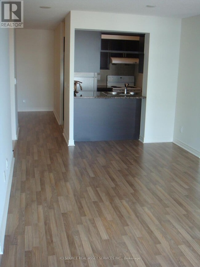 Building Photo - 70 Town Centre Court