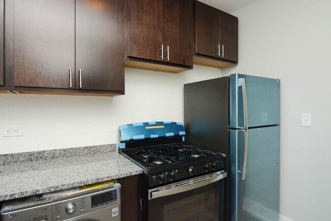 Foto del edificio - 1133 Maple Ave