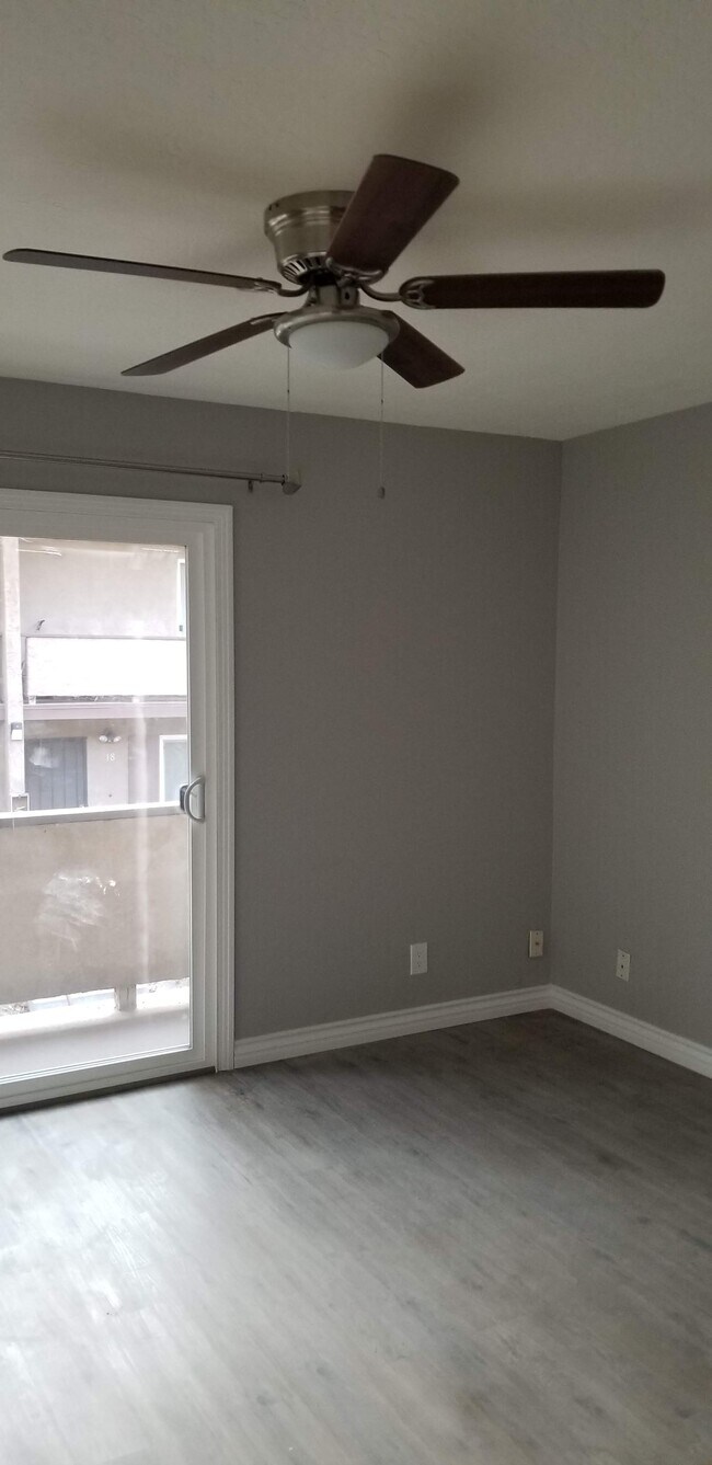 Foto del edificio - 14299 La Paz Dr