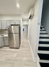 Building Photo - 665 E Wensley St