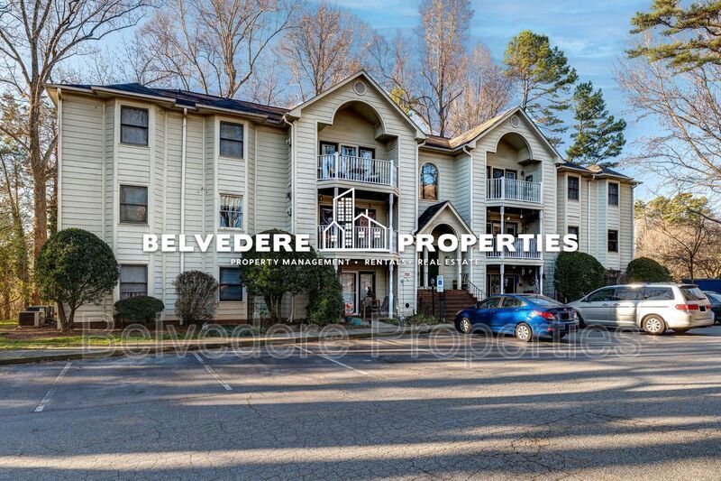 Foto principal - 5934 W Friendly Ave