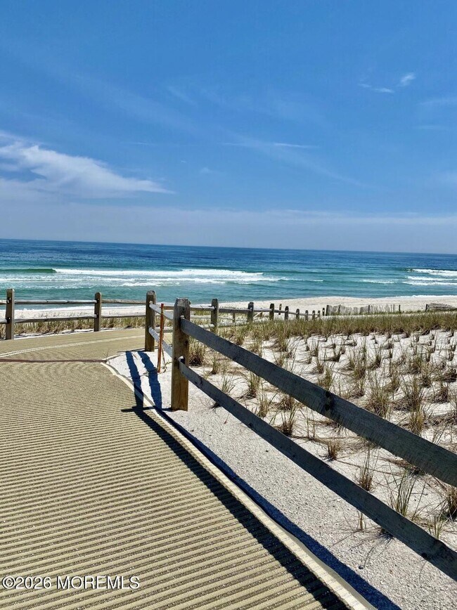 Building Photo - 36 1st Ave