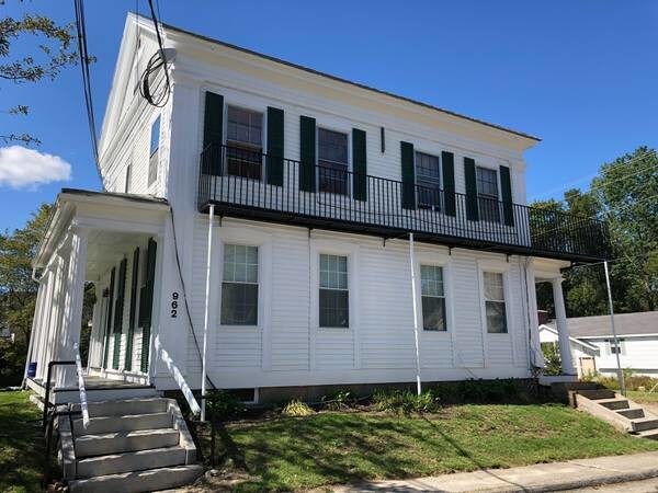 Building Photo - 962 Middle St