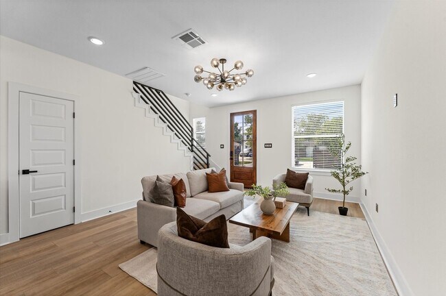 Building Photo - 8605 Amadwe St