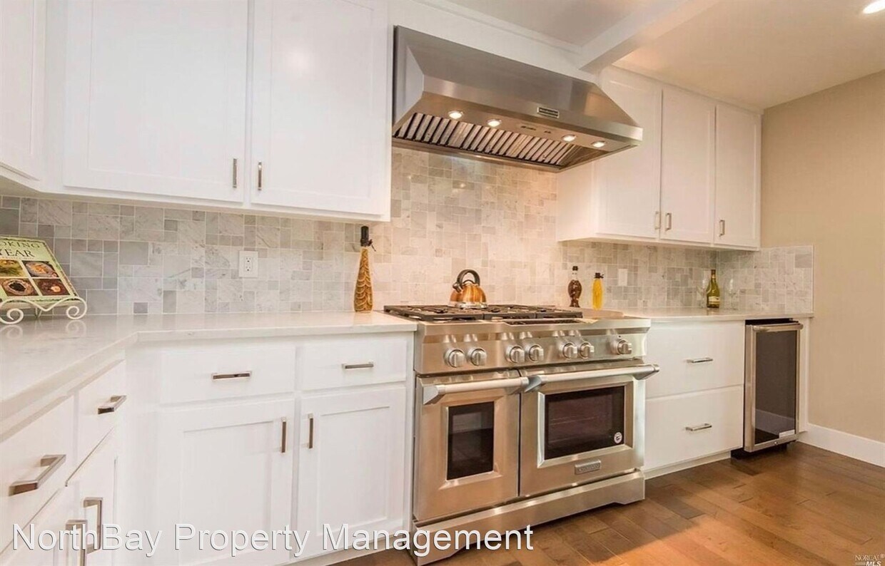 Foto principal - 4 br, 4 bath House - 4737 Woodview Drive