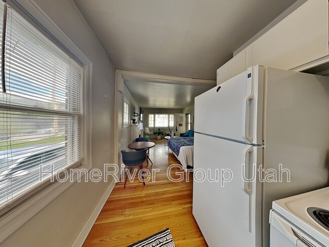 Building Photo - 374 S 1100 E