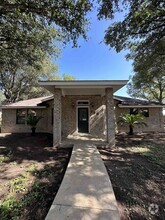 Building Photo - 125 S Bluebonnet Dr