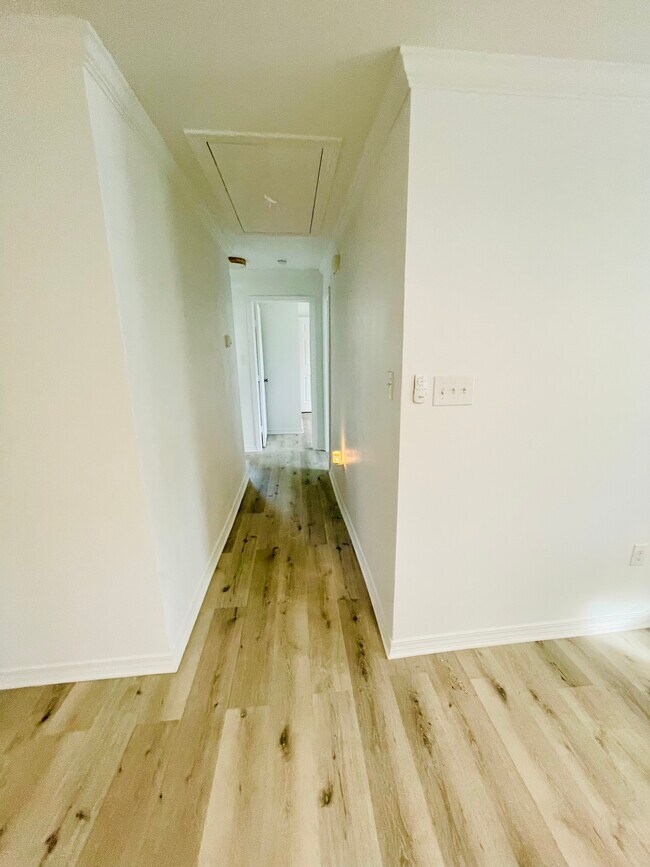 Foto del edificio - 9305 River Ln