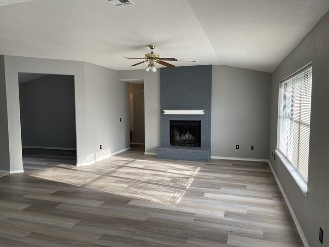 living room - 1309 Grand Mnr