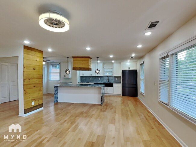 Foto del edificio - 2720 Hedgewood Dr NW