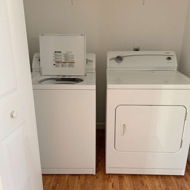 Foto del edificio - 130 Autumn View Ln