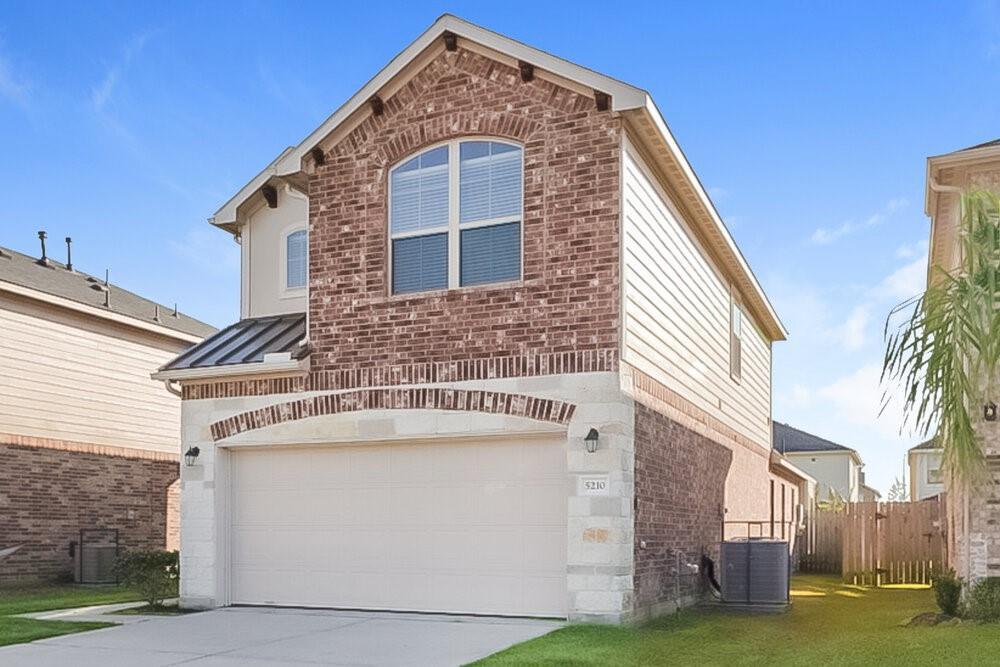 Foto principal - 5210 Gulf Stream Ln