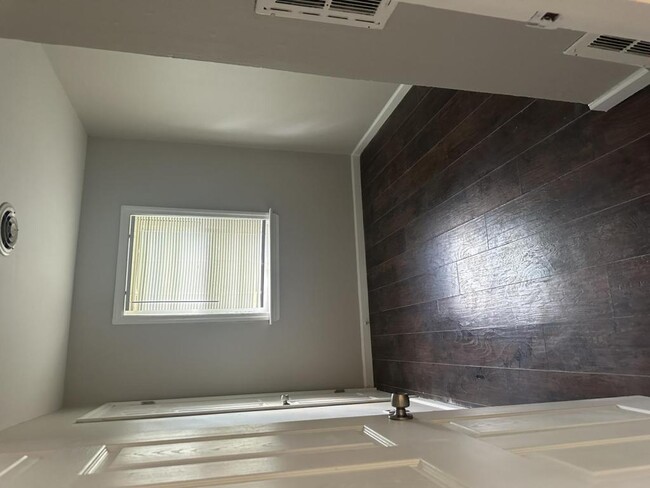 Foto del edificio - 10246 Breckenridge Rd