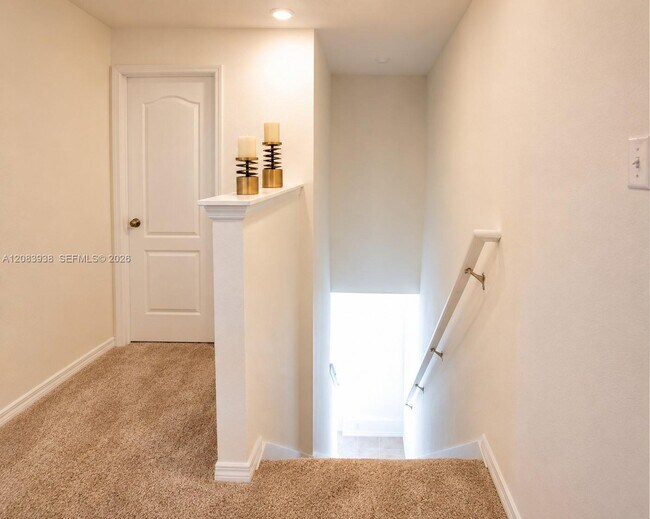 Building Photo - 1081 Blue Jay Dr