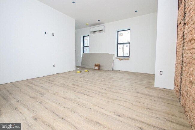 Foto del edificio - 3945-49 Lancaster Ave