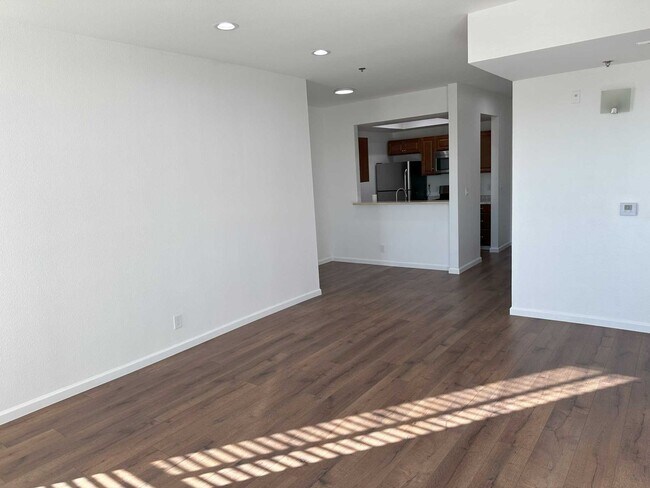 Foto del edificio - 19350 Sherman Way