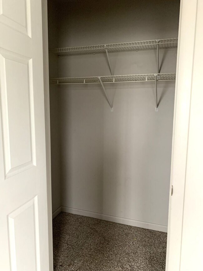 Building Photo - 1460 Lincoln Way E