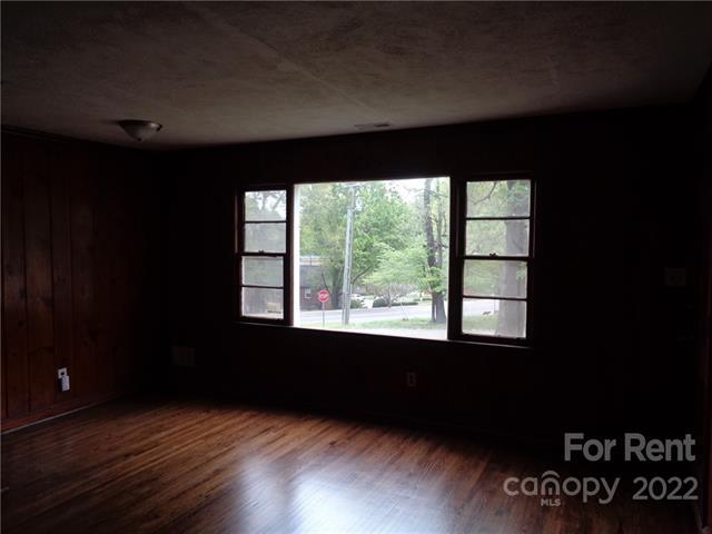 Building Photo - 3104 Creighton Dr