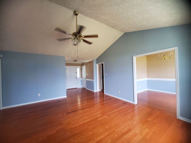 Building Photo - 5756 Walking Trail ~ Bridlewood