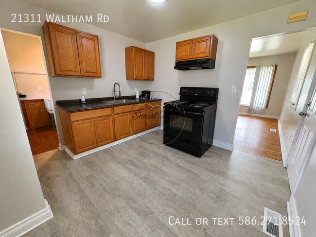 Foto del edificio - 21311 Waltham Rd