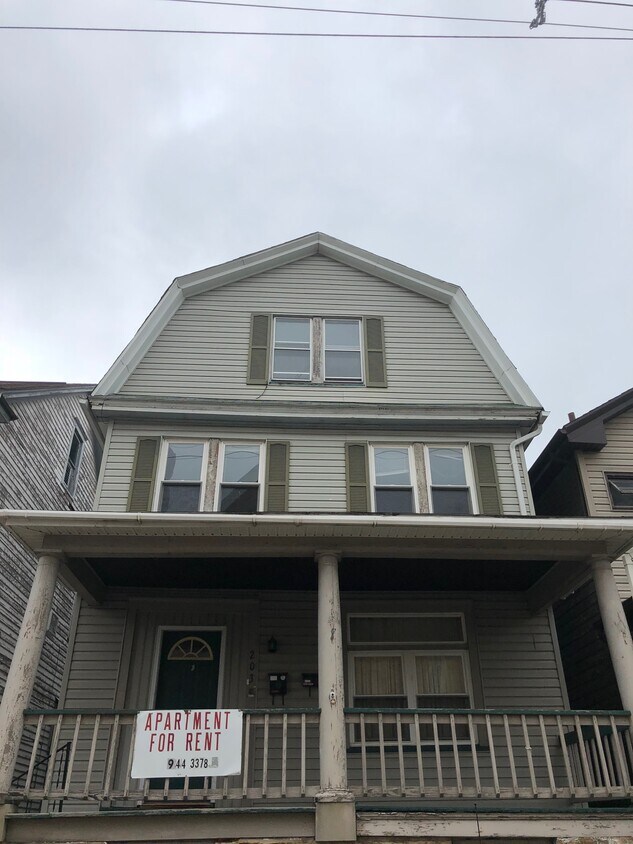 Building Photo - 203 3rd Ave