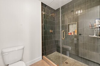 Building Photo - 1422 Chardonnay Dr