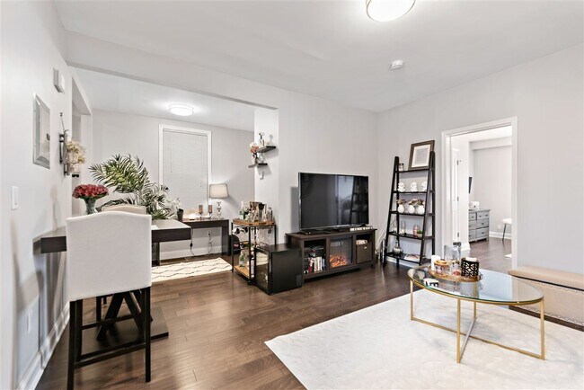 Building Photo - 102.5 Congress St