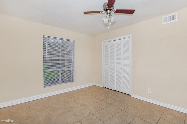Building Photo - 3301 Hughes Ln