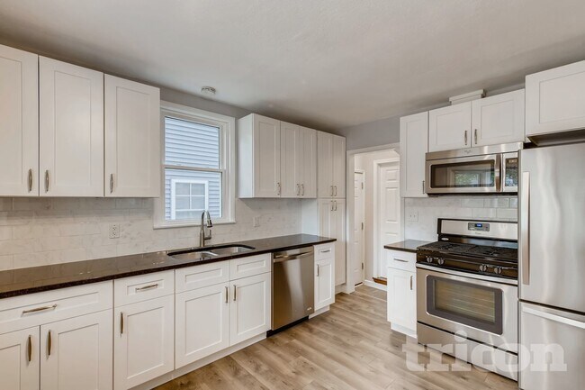 Foto del edificio - 3105 Georgia Ave S