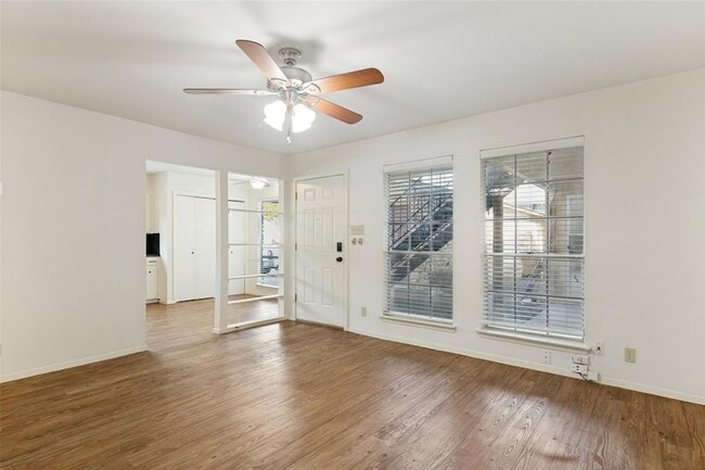 Building Photo - 1212 Hollow Creek Dr