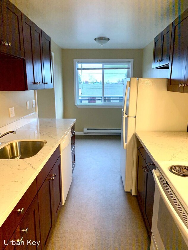 Foto principal - 7919 35th Ave SW