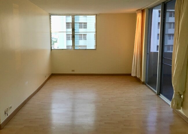 Building Photo - 2651 Kuilei St